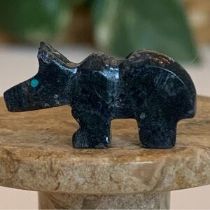 Native American Zuni Bear Fetish Bead Hand Carved Stone Animal Turquoise Eyes .9